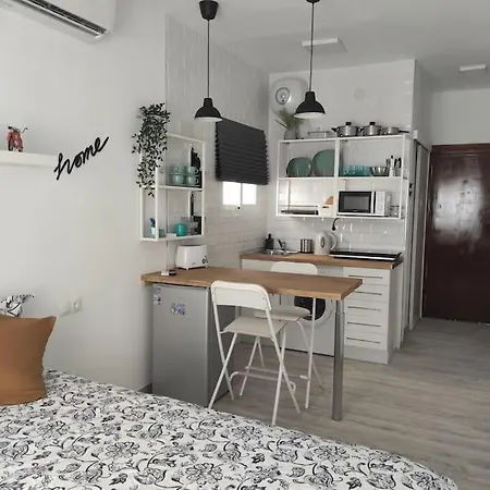 Estudio San Juan - דירה